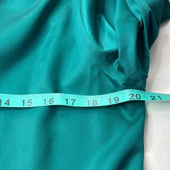 💚 Chico’s Emerald Green No Iron Cotton Tunic Button Top Women’s Size 1 Large 💚 - Picture 12 of 14